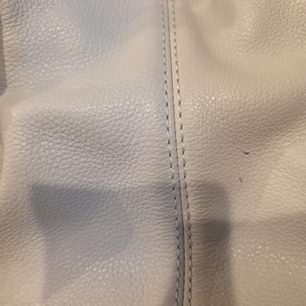 Michael Kors Cream and Brown Shoulder Bag with Gold Details - Picture 7 of 16